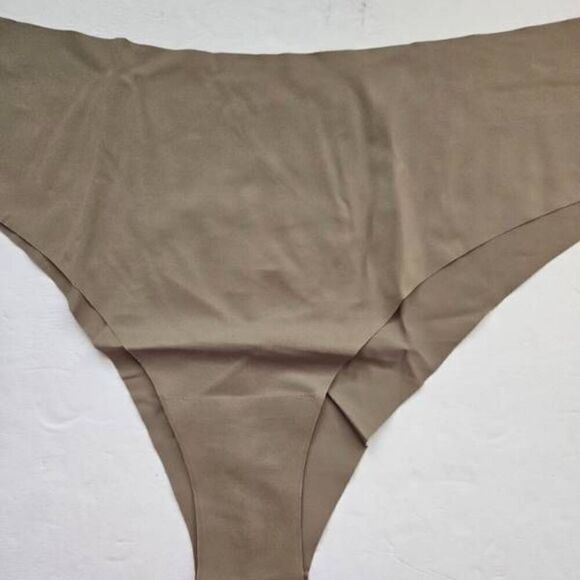 2 pairs SKIMS panty Nwt - Picture 4 of 9